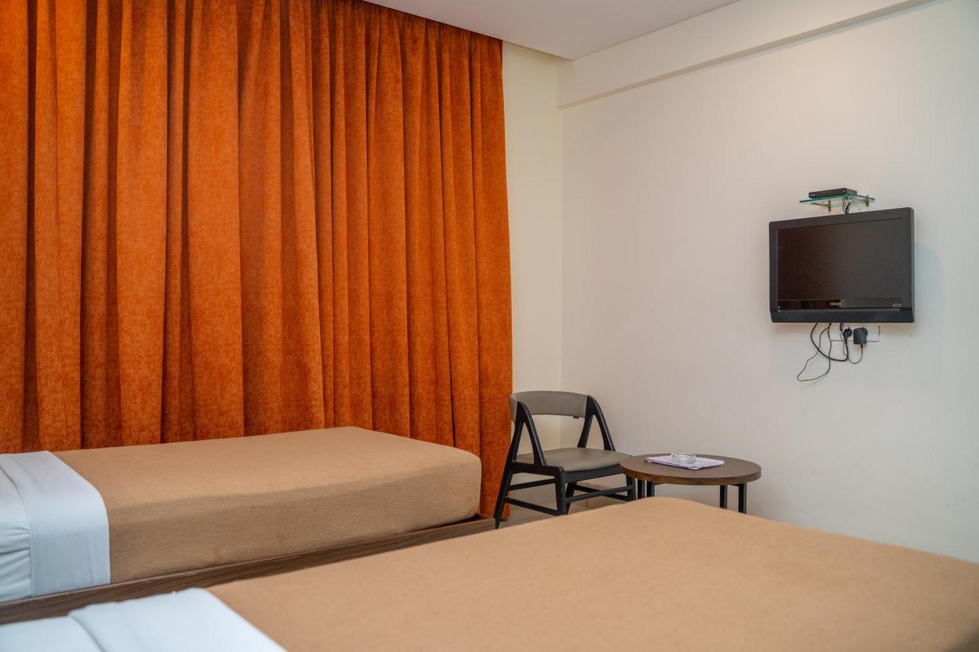 Hotel Dreamland Pune Ngoại thất bức ảnh