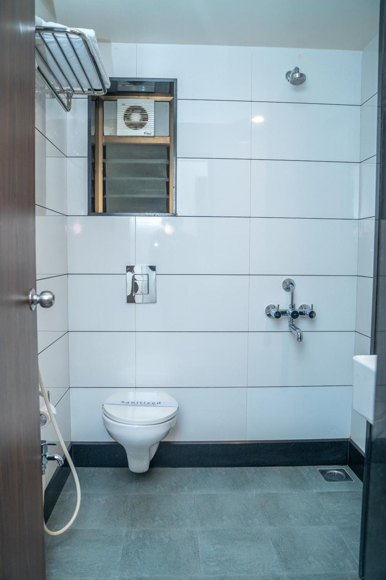 Hotel Dreamland Pune Ngoại thất bức ảnh
