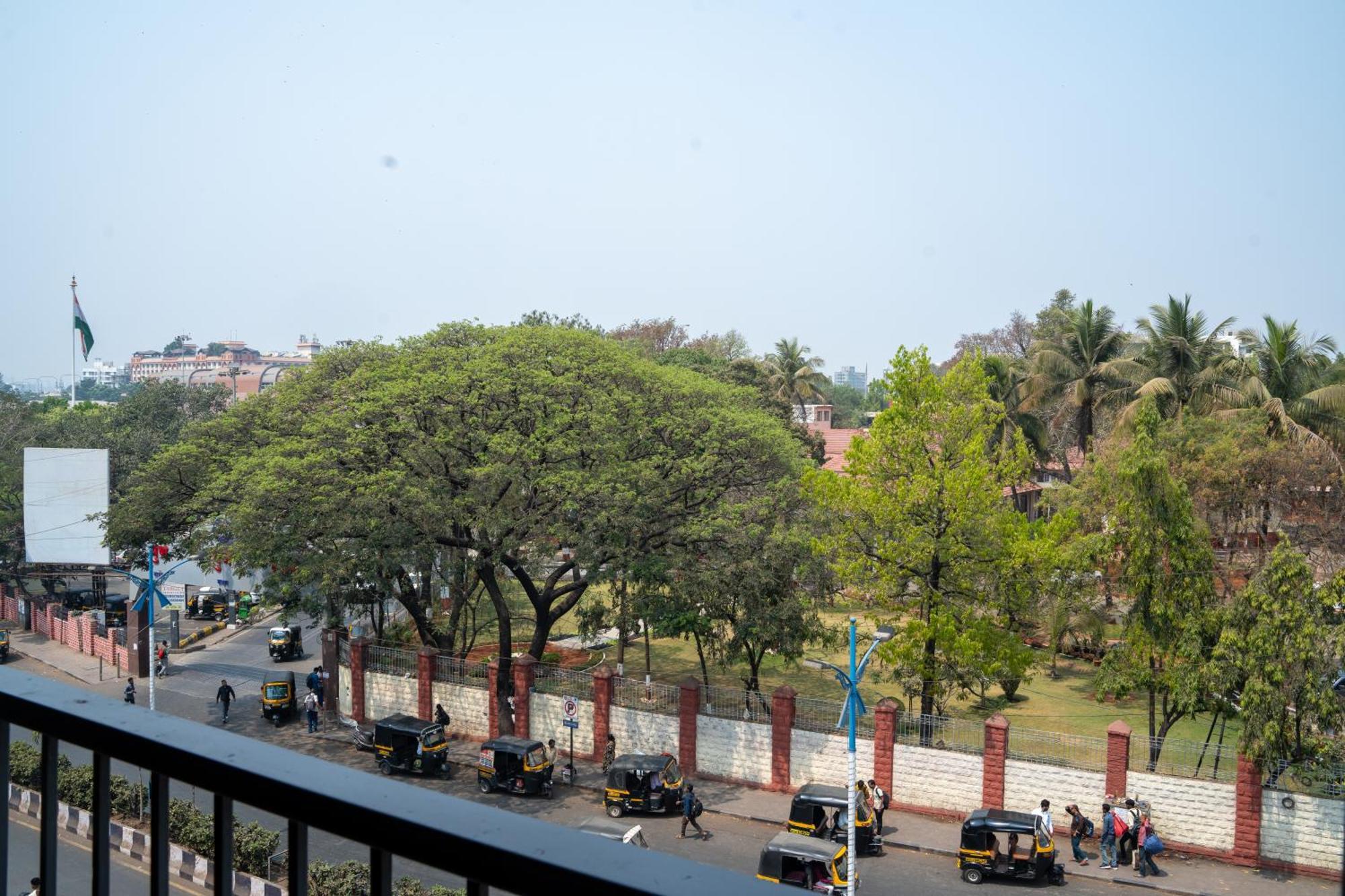 Hotel Dreamland Pune Ngoại thất bức ảnh
