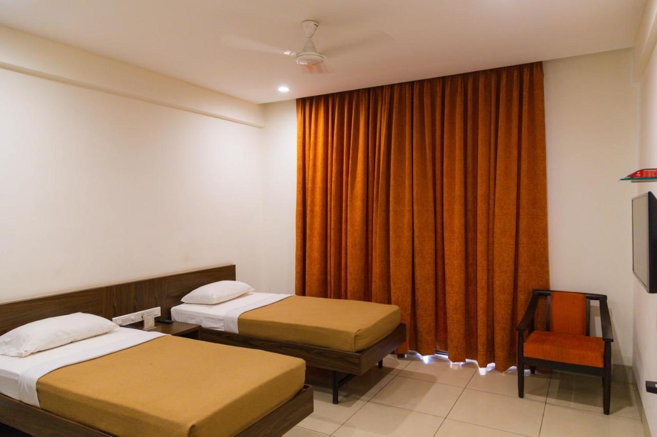 Hotel Dreamland Pune Ngoại thất bức ảnh