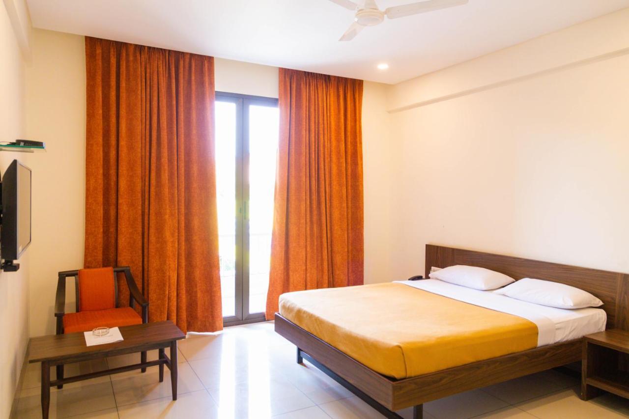 Hotel Dreamland Pune Ngoại thất bức ảnh