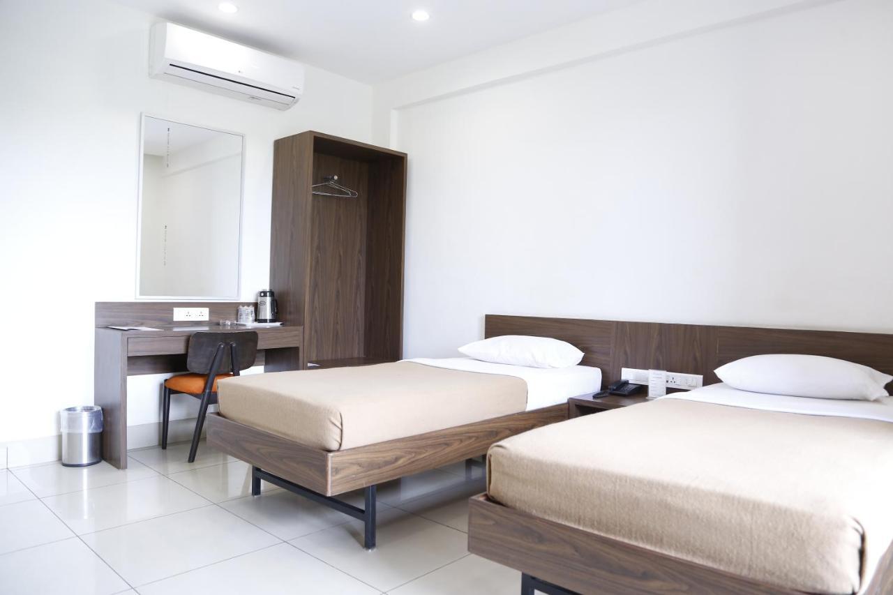 Hotel Dreamland Pune Ngoại thất bức ảnh