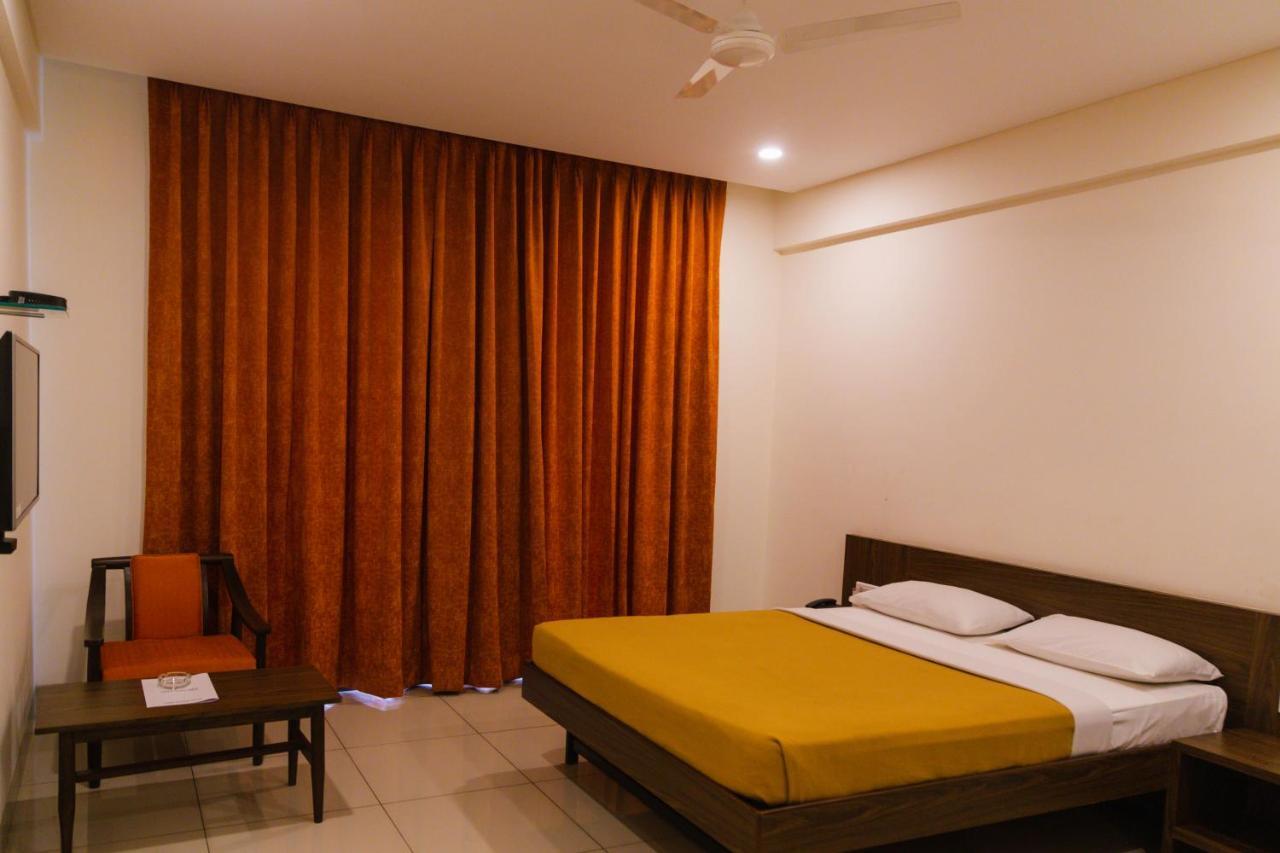 Hotel Dreamland Pune Ngoại thất bức ảnh